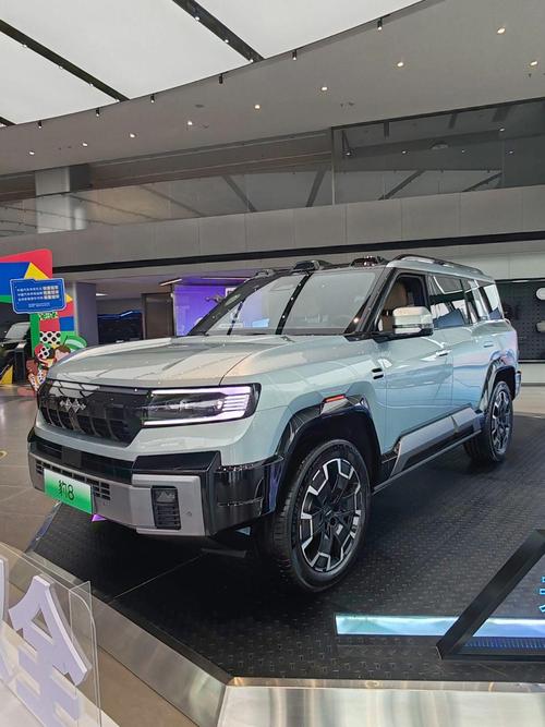 惠州342比亚迪方程豹硬派越野的爆款，英菲尼迪35周年与你共成长